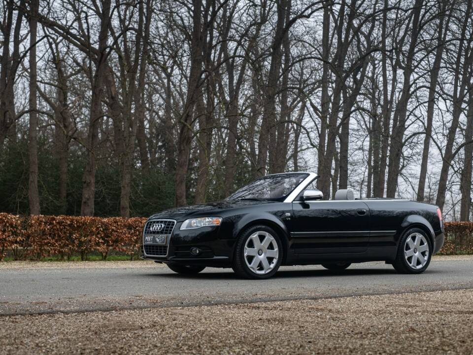 Image 9/39 of Audi S4 (2006)