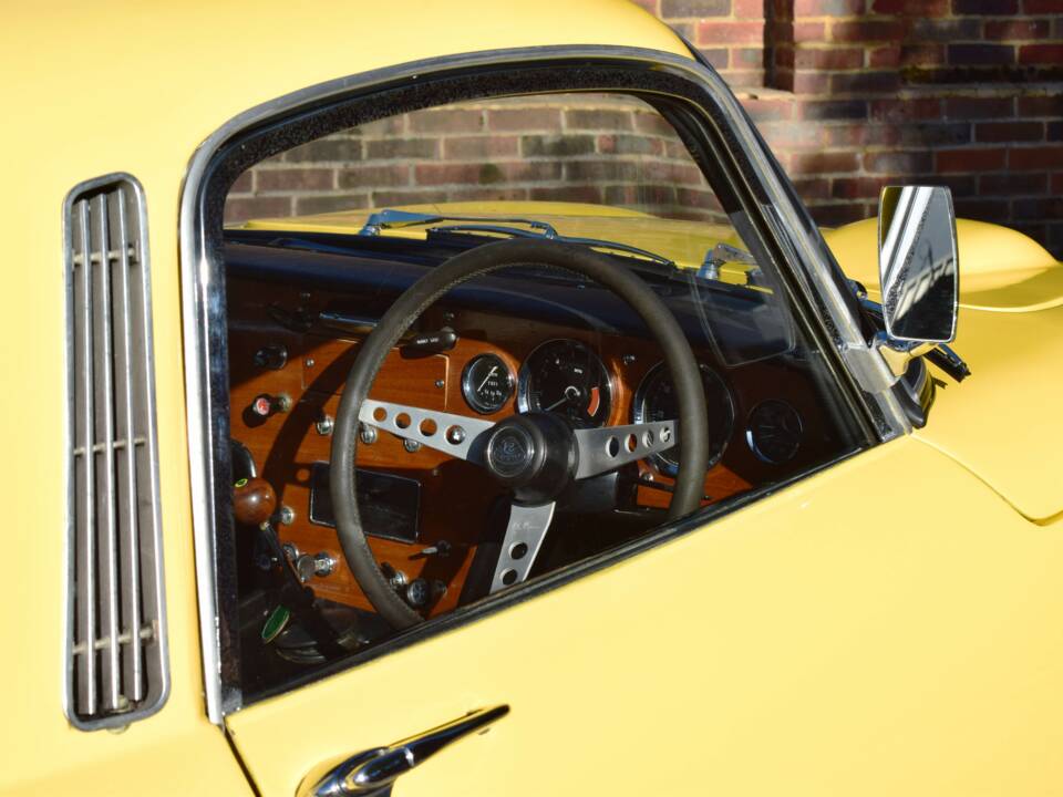 Image 21/50 of Lotus Elan S4 (1968)
