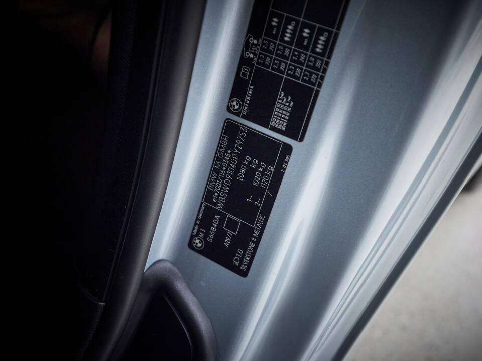 Image 53/100 of BMW M3 (2006)