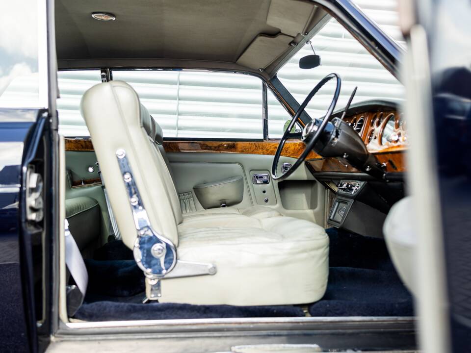Image 38/50 of Rolls-Royce Silver Shadow I (1968)