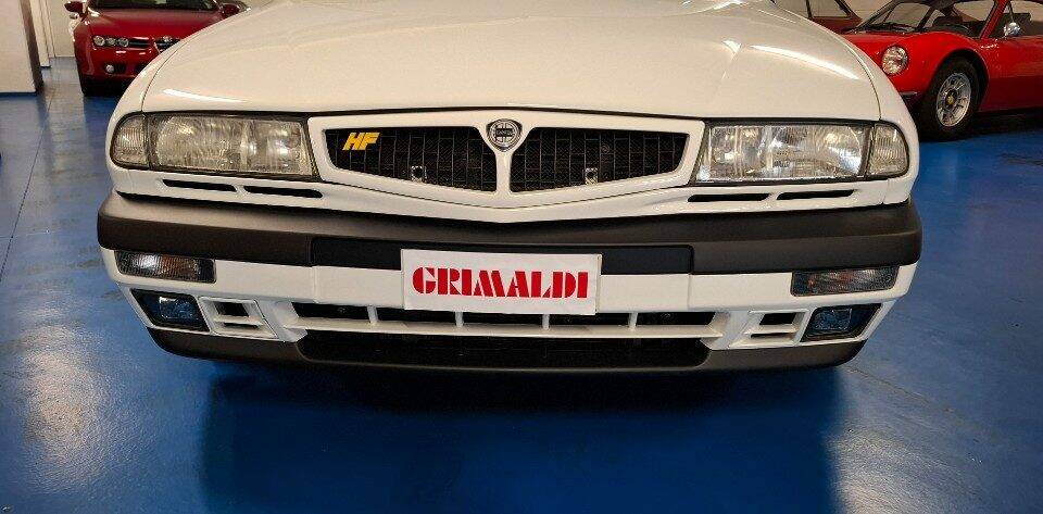 Image 2/49 of Lancia DELTA HPE 2.0 16V TURBO 3 (1997)