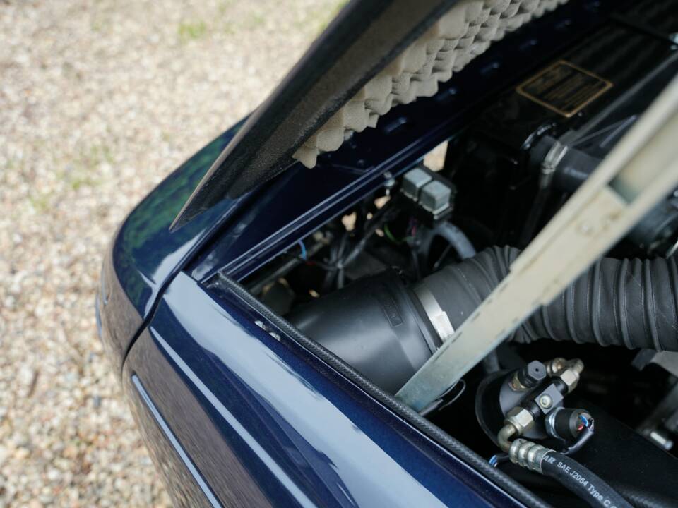 Bild 21/50 von Aston Martin V8 Zagato Vantage Volante (1990)