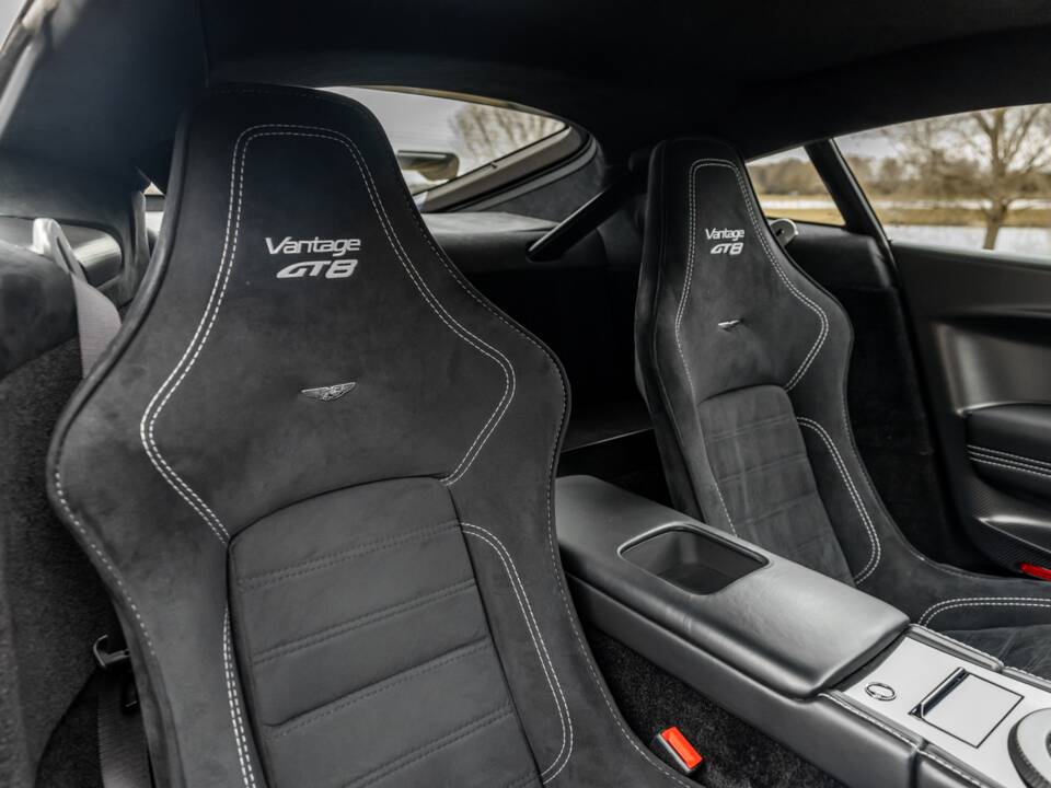 Image 26/65 de Aston Martin Vantage GT8 (2017)