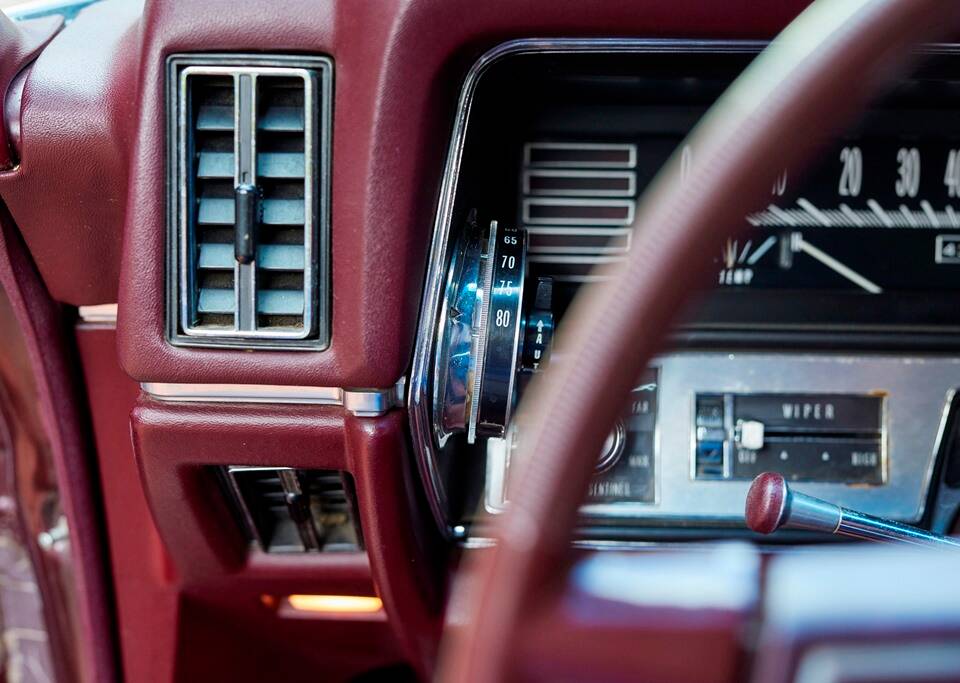 Bild 145/200 von Cadillac Coupe DeVille (1968)