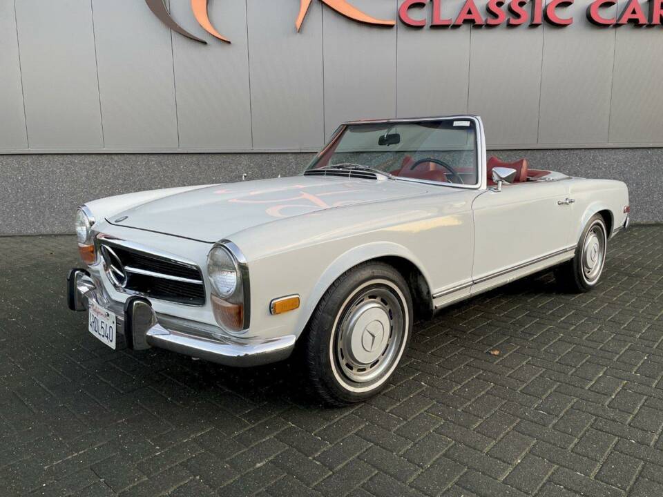 Immagine 2/36 di Mercedes-Benz 280 SL (1970)