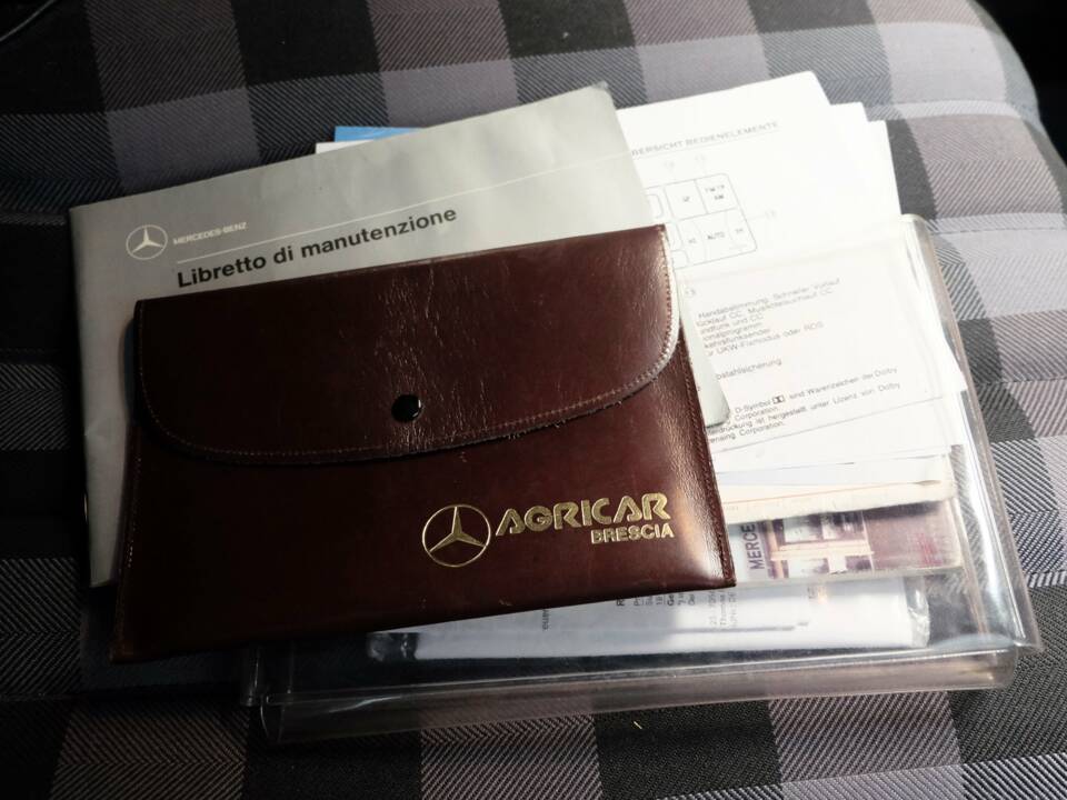 Bild 13/26 von Mercedes-Benz 250 GD (lang) (1989)