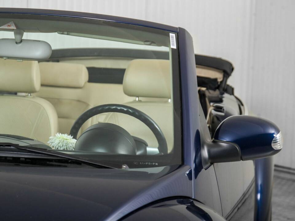 Immagine 23/50 di Volkswagen New Beetle 1.6 (2004)