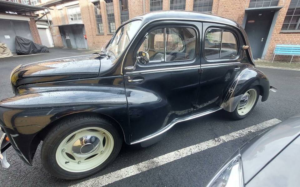 Image 4/9 de Renault 4 CV (1956)