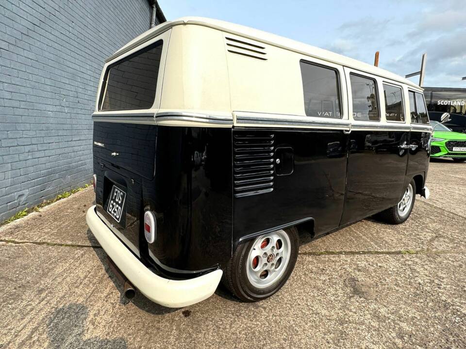 Obraz 8/8 pojazdu Volkswagen T1 Samba (1966)