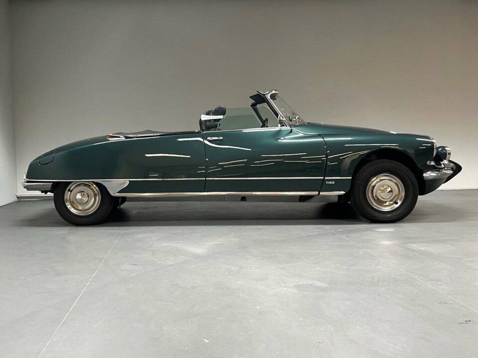 Image 3/15 de Citroën DS 21 (1969)