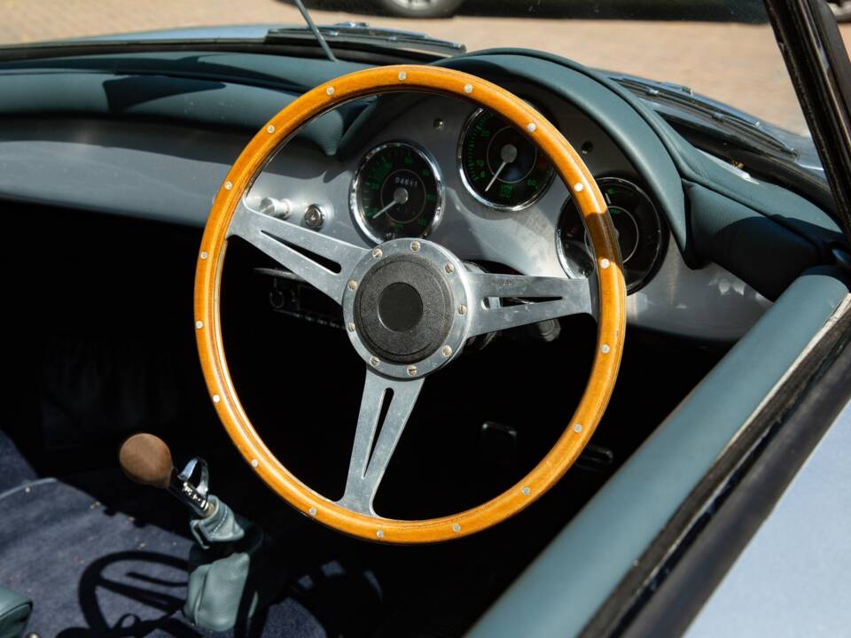 Image 24/26 of Chesil Speedster (2010)