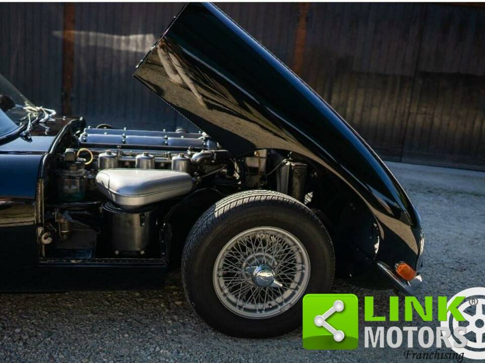 Image 8/10 of Jaguar E-Type 3.8 (1963)