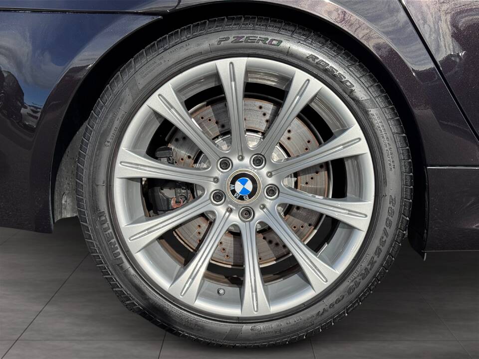 Image 11/26 of BMW M5 (2006)