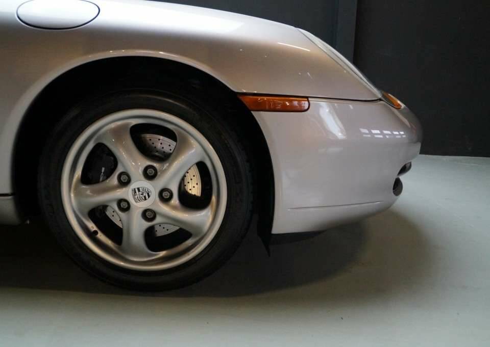 Immagine 24/50 di Porsche 911 Carrera 4 (2001)