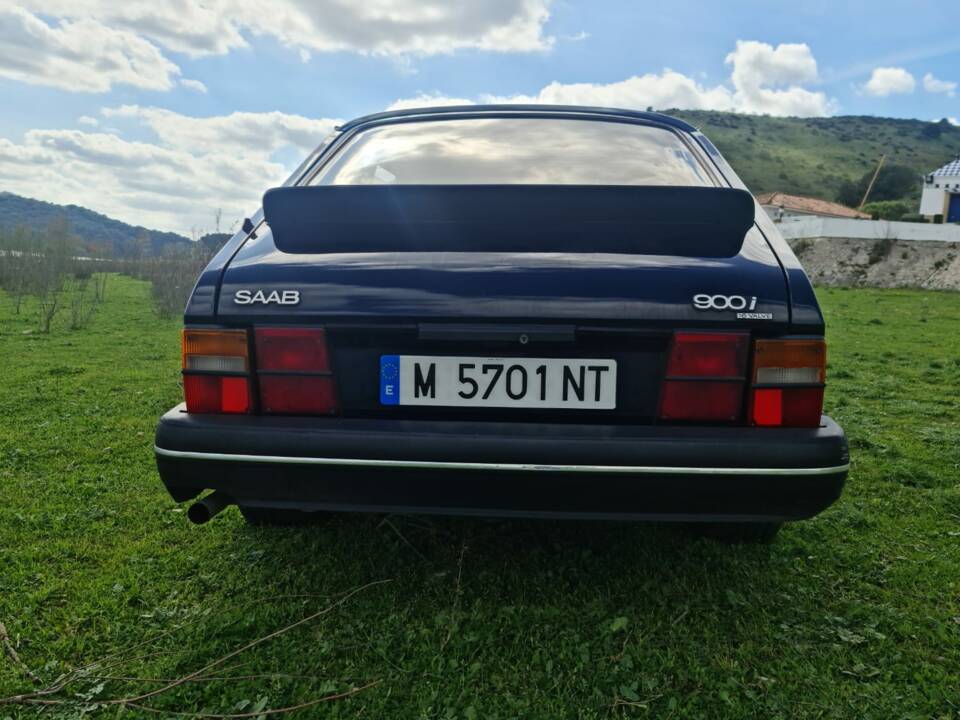 Image 44/50 of Saab 900 (1992)