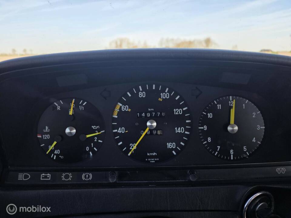 Imagen 22/50 de Mercedes-Benz 200 D (1982)