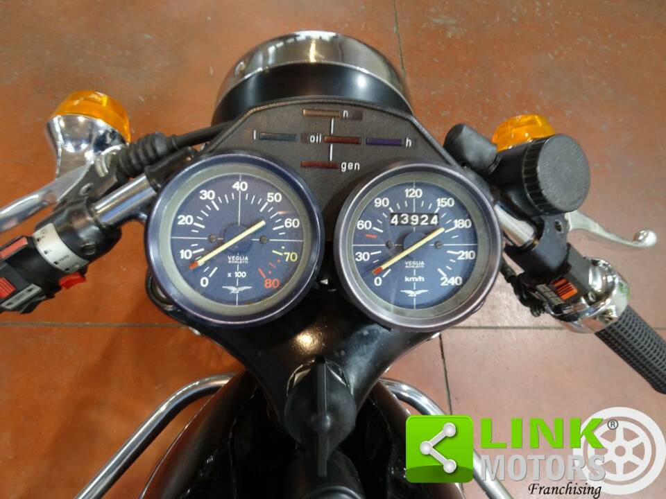 Image 3/10 of Moto Guzzi DUMMY (1975)