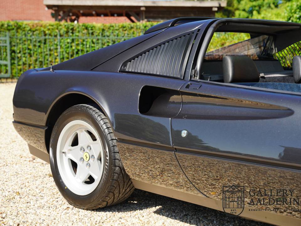 Immagine 34/50 di Ferrari 328 GTS (1987)
