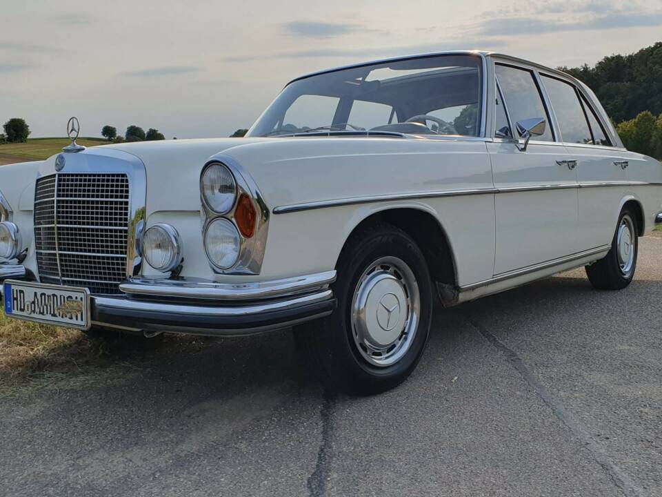Imagen 7/19 de Mercedes-Benz 280 S (1972)