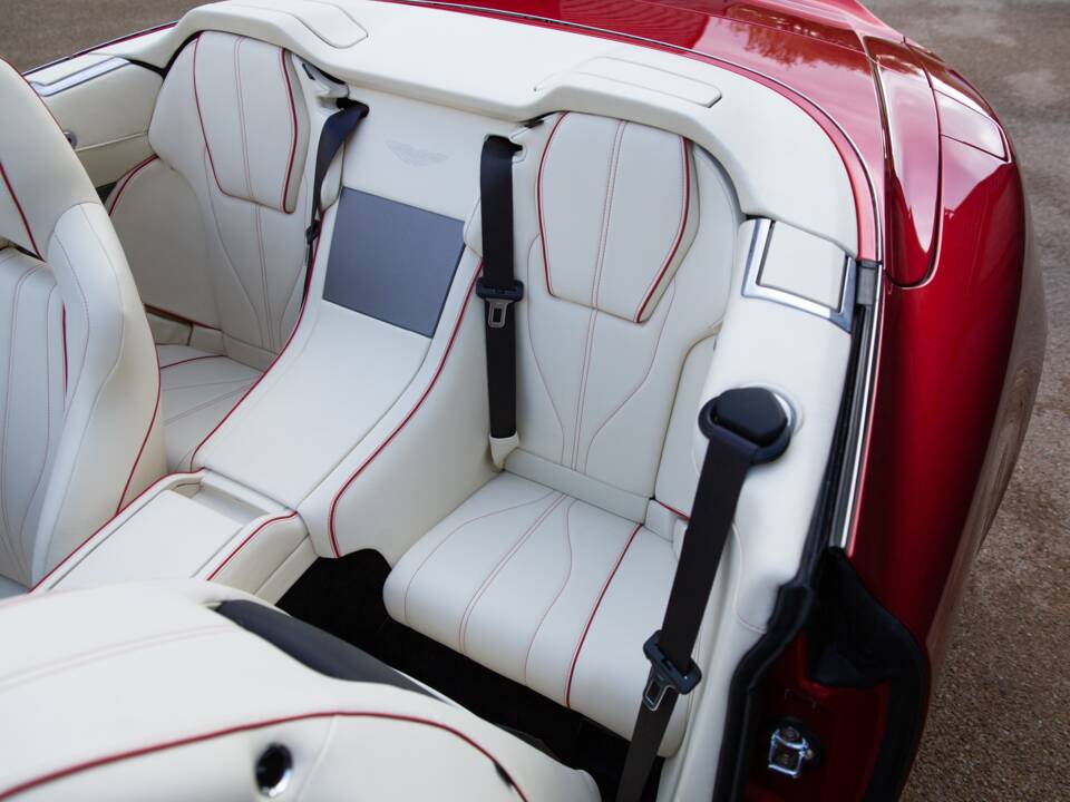 Afbeelding 58/81 van Aston Martin DB 9 Volante (2015)