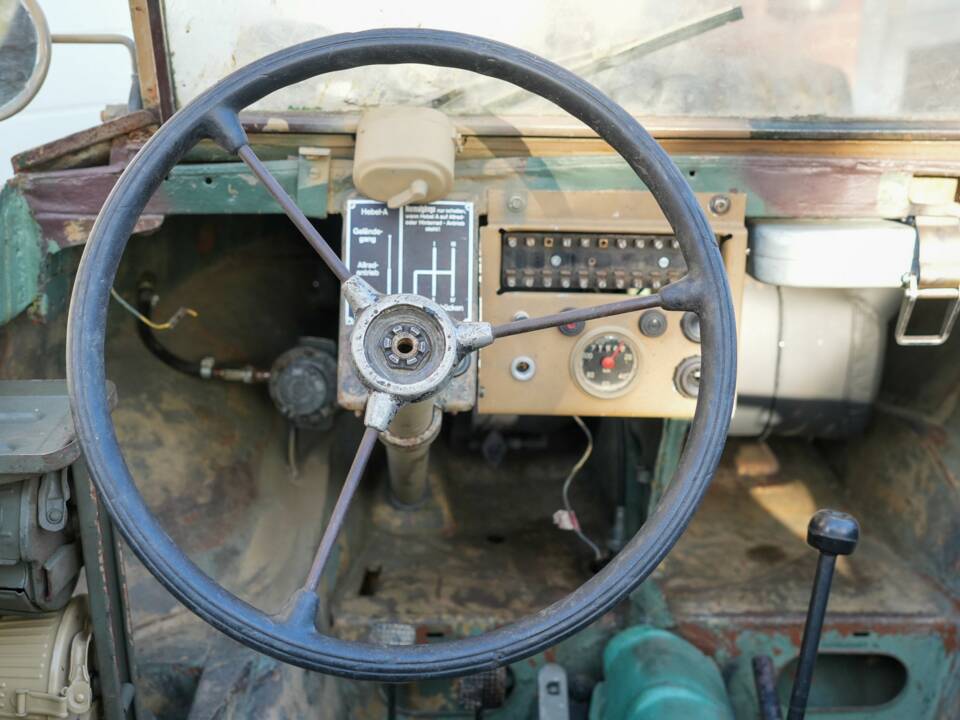 Image 40/40 of Volkswagen Schwimmwagen (1943)