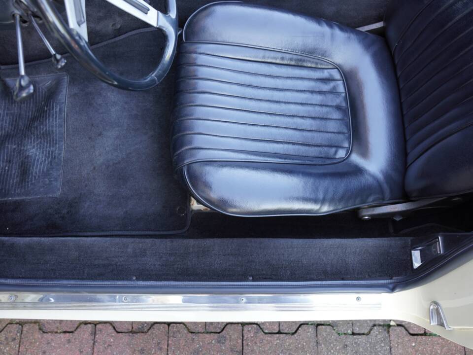 Image 29/50 de Alfa Romeo 1600 Spider Duetto (1967)