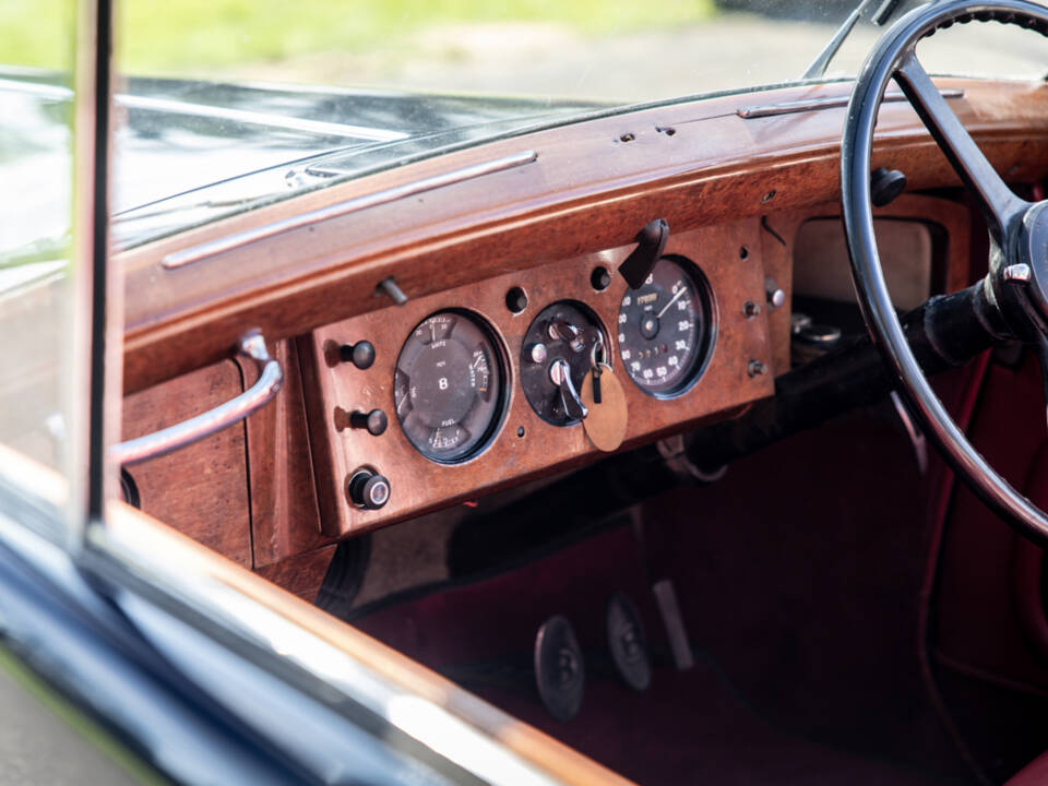 Afbeelding 12/45 van Bentley Mark VI Vanden Plas DHC (1947)