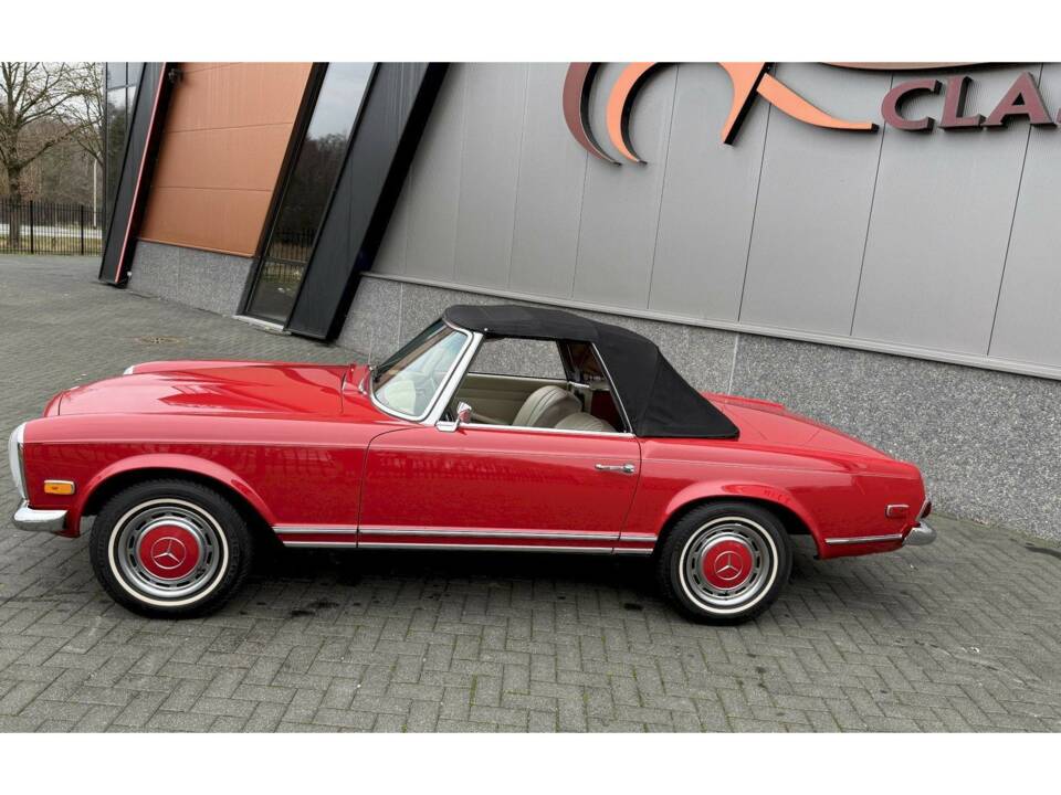Image 15/36 de Mercedes-Benz 280 SL (1968)