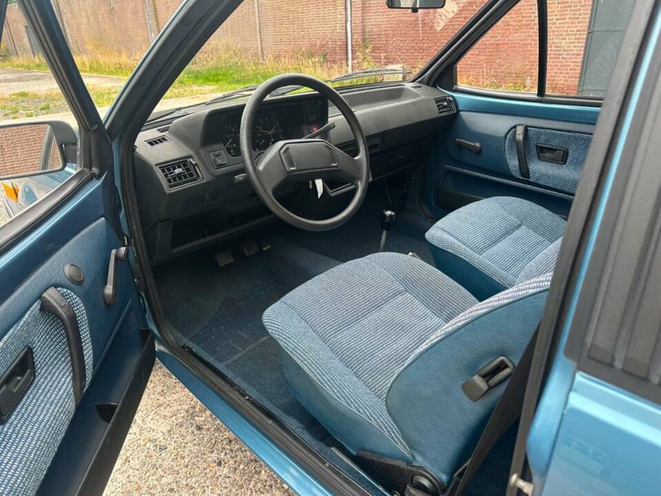 Bild 2/8 von Volkswagen Polo II Steilheck  1.3 (1981)