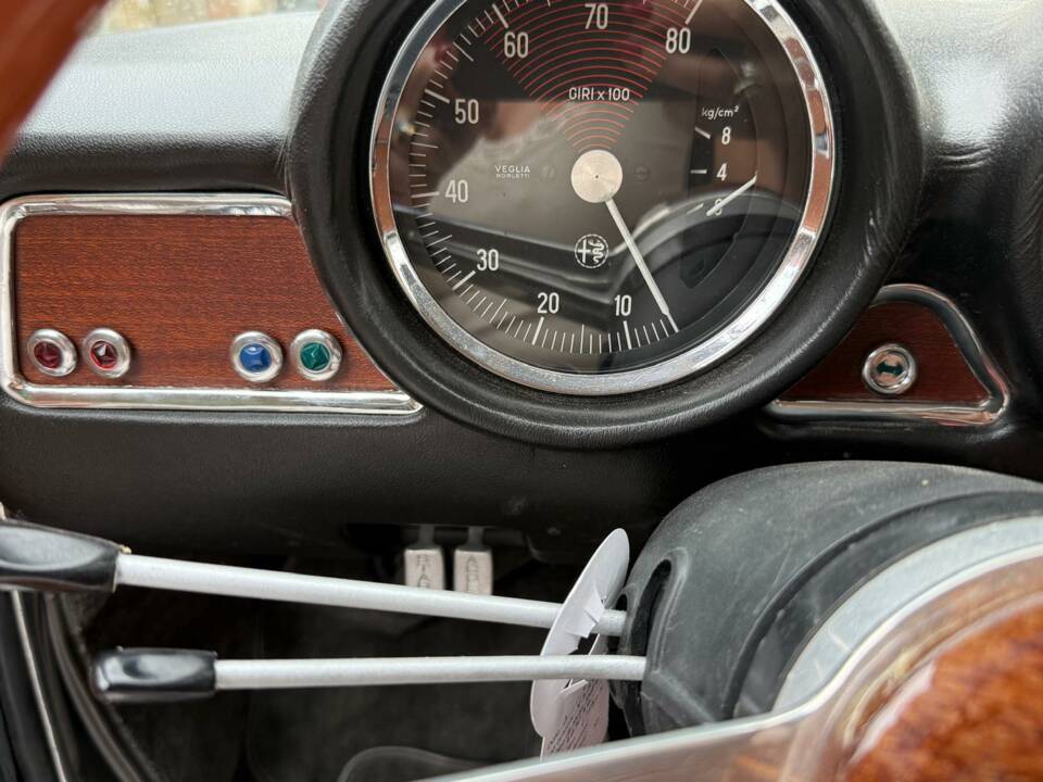 Image 52/53 of Alfa Romeo 1750 GT Veloce (1971)