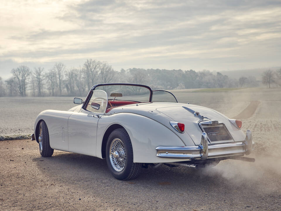 Immagine 5/42 di Jaguar XK 150 3.4 S OTS (1958)