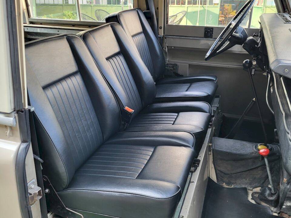 Bild 25/39 von Land Rover 88 (1981)