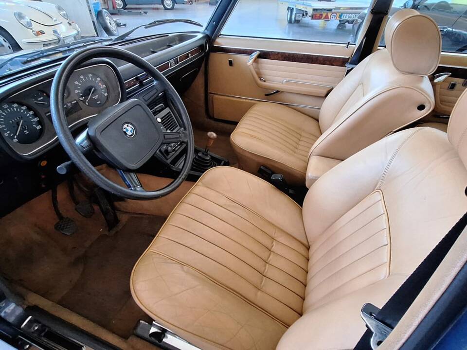 Image 15/19 de BMW 3,3 Li (1976)