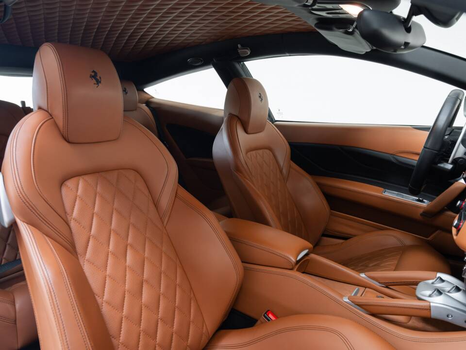 Image 32/47 of Ferrari FF (2015)