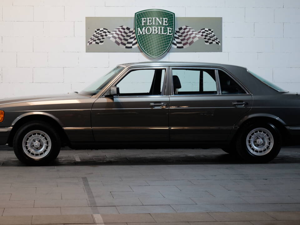 Image 2/31 of Mercedes-Benz 500 SEL (1987)