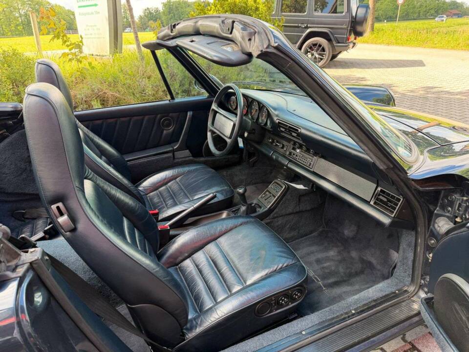 Immagine 20/40 di Porsche 911 Carrera 4 (1990)