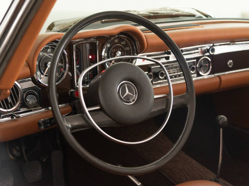 Image 24/30 of Mercedes-Benz 280 SL (1970)