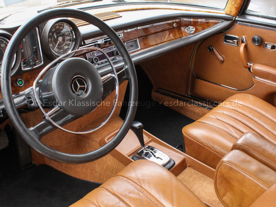 Image 16/35 of Mercedes-Benz 280 SE 3,5 (1970)