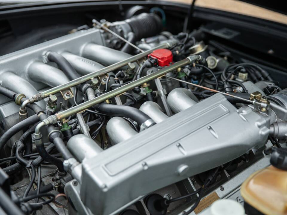 Bild 51/59 von Aston Martin V8 EFi Volante (1988)