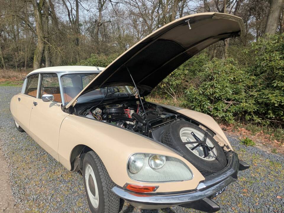 Image 23/31 of Citroën D Spécial (1974)