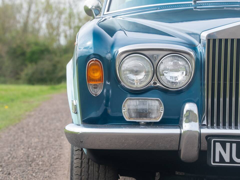 Image 15/50 of Rolls-Royce Silver Shadow I (1976)
