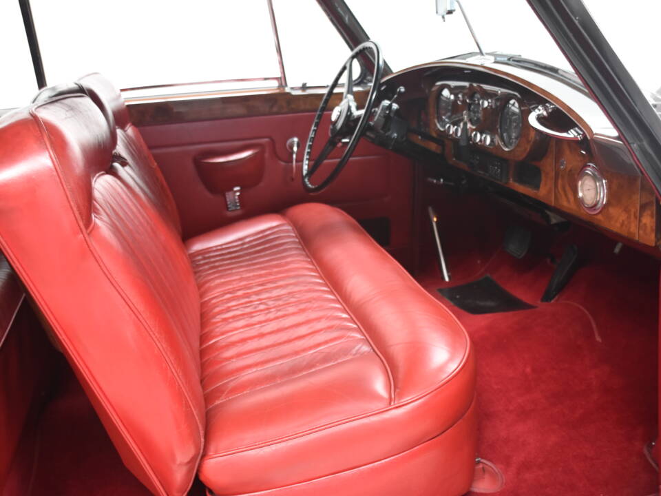 Image 18/23 of Rolls-Royce Silver Cloud I Mulliner (1959)