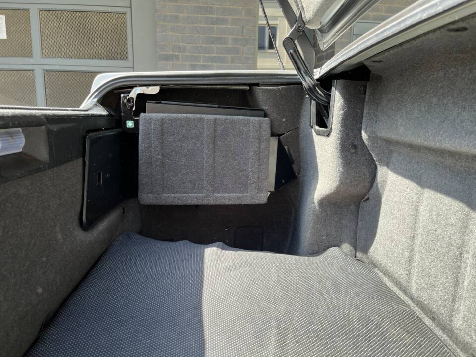 Image 22/24 of Mercedes-Benz SL 600 (1993)