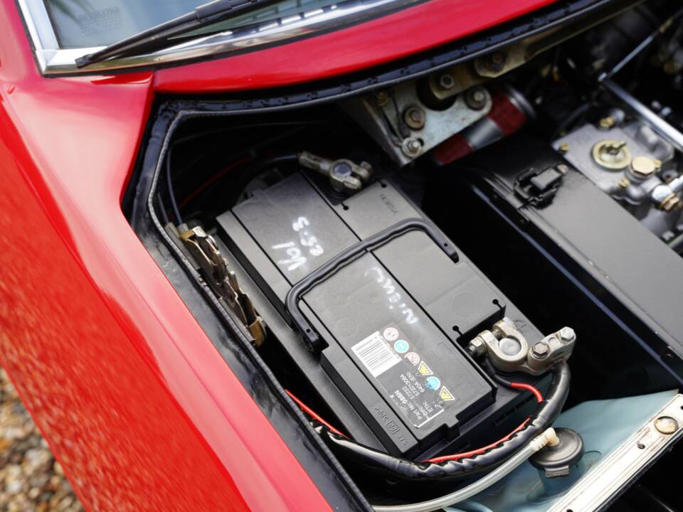 Image 21/50 de Ferrari 365 GT4 2+2 (1974)