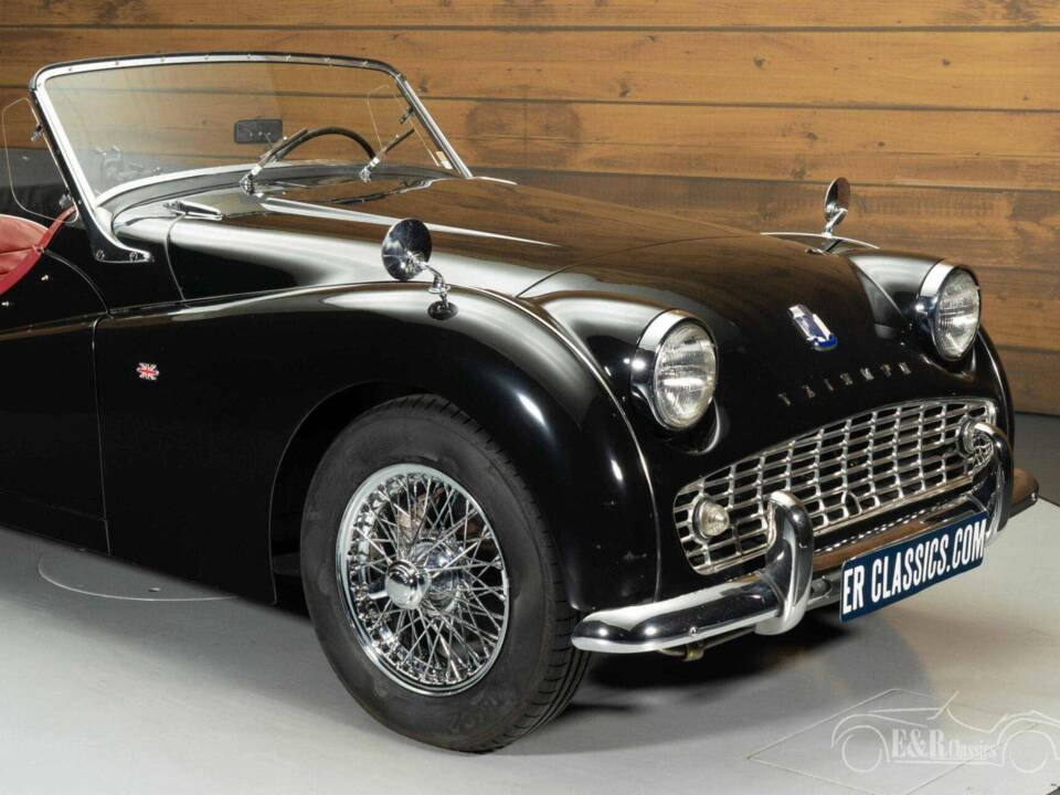 Image 18/19 of Triumph TR 4 (1961)