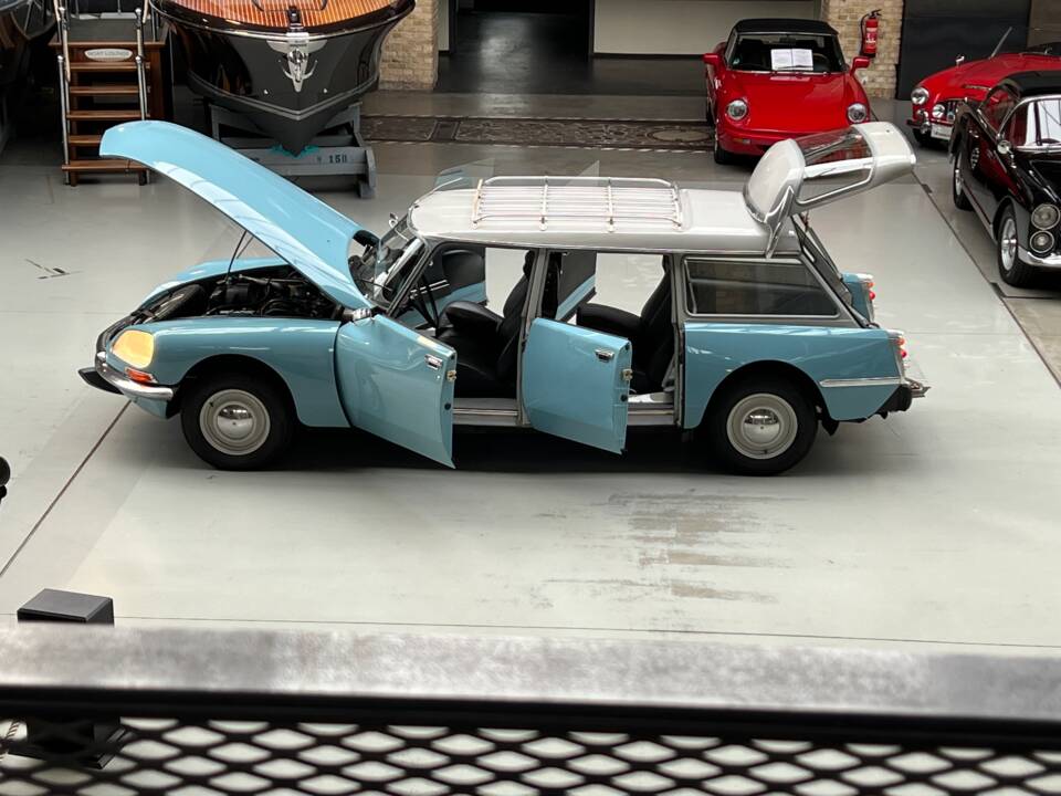 Image 11/32 de Citroën DS 20 Commerciale (1973)