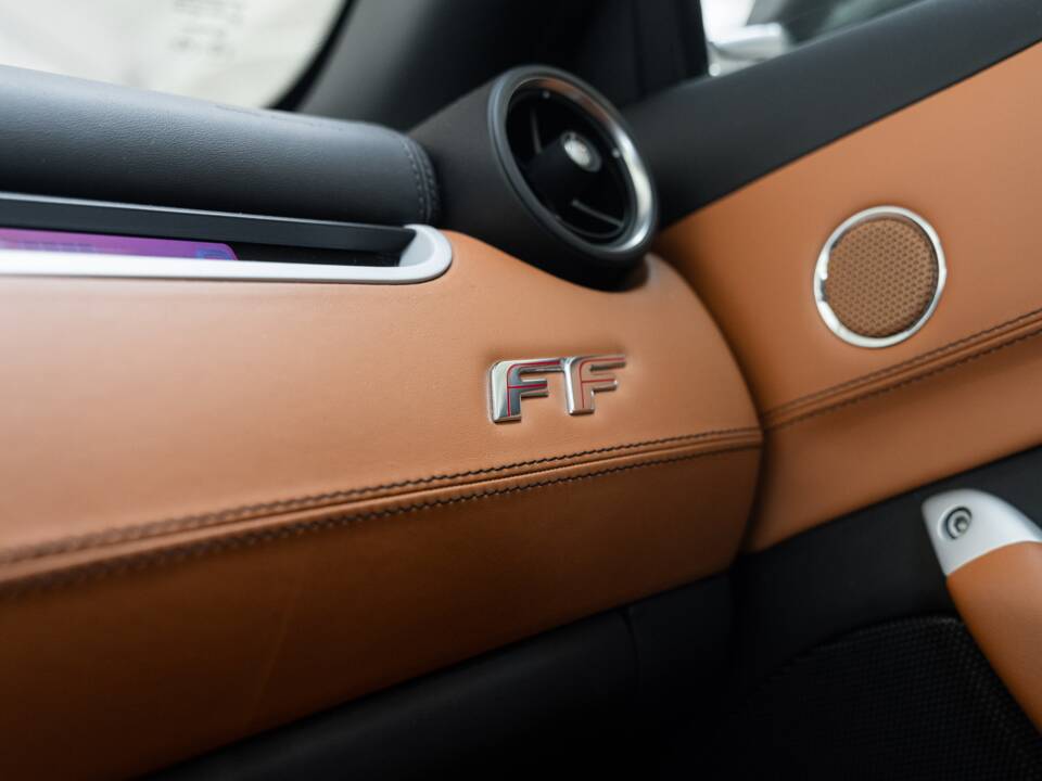 Image 29/47 of Ferrari FF (2015)