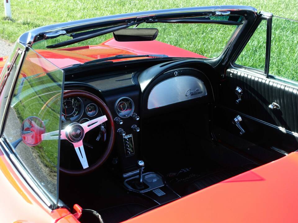 Image 4/43 of Chevrolet Corvette Sting Ray Convertible (1964)