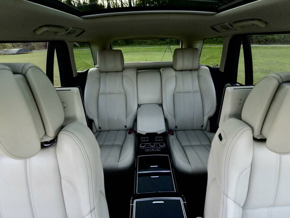Bild 28/50 von Land Rover Range Rover Autobiography SDV8 (2017)
