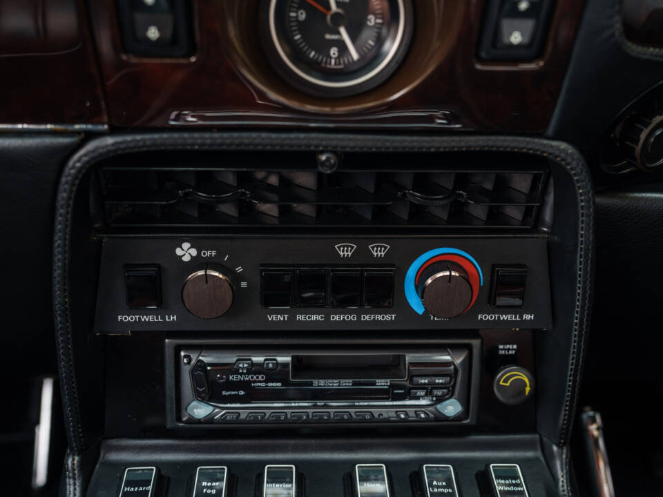 Afbeelding 19/30 van Aston Martin V8 Vantage X-Pack (1987)